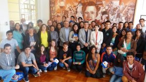 2-para-web-foto-ministra-narvaez-con-jovenes-preseleccionados-con-gratuidad